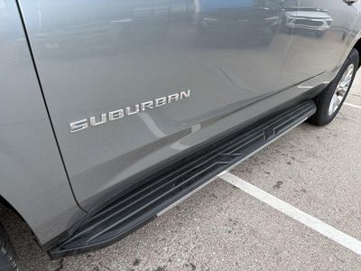 2025 Chevrolet Suburban — photo 10 view