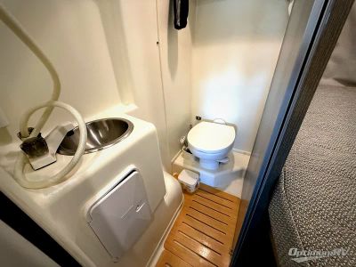 2019 Winnebago Travato — photo 14 view