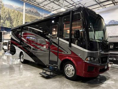 2018 Newmar BAY STAR — front three-quarter view