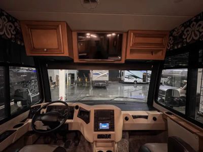 2018 Newmar BAY STAR — interior view