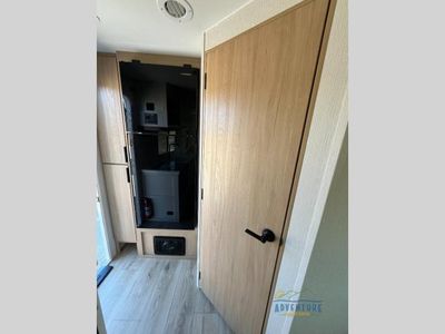 2026 Winnebago Thrive — photo 9 view
