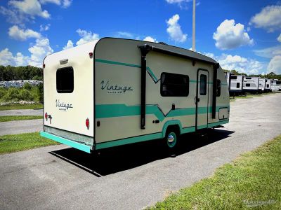 2017 Gulf Stream Vintage Cruiser — side profile view
