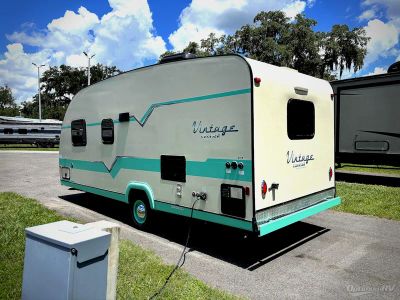 2017 Gulf Stream Vintage Cruiser — rear three-quarter view