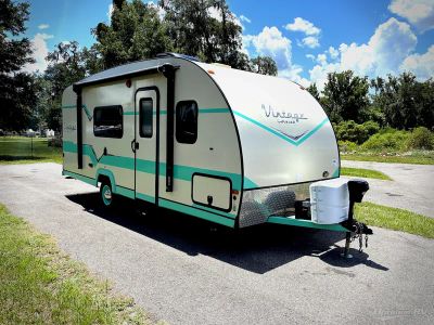 2017 Gulf Stream Vintage Cruiser — front three-quarter view