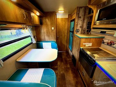 2017 Gulf Stream Vintage Cruiser — interior view