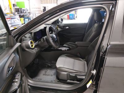 2025 Chevrolet Trax - Photo 17