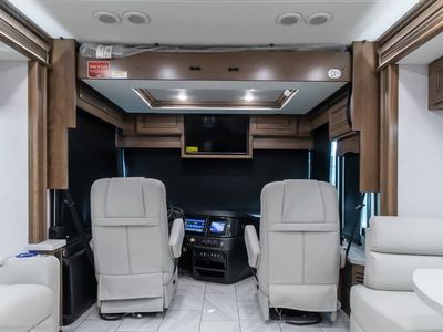 2026 Fleetwood Discovery LXE — interior view