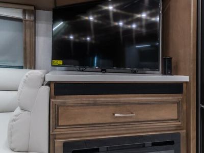 2026 Fleetwood Discovery LXE — photo 12 view