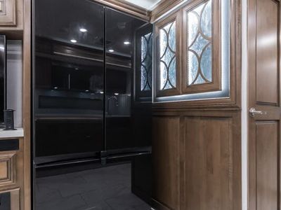 2026 Fleetwood Discovery LXE — photo 14 view