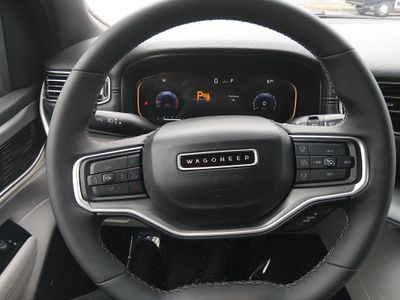 2025 Jeep Wagoneer - Photo 12