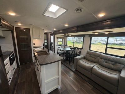 2022 Dutchmen RV Atlas - Photo 12