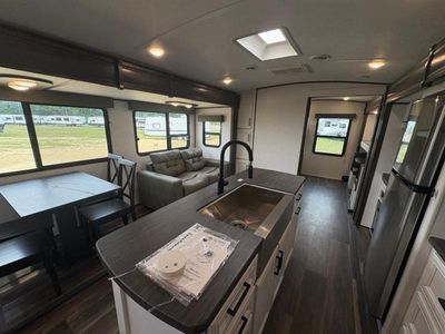2022 Dutchmen RV Atlas - Photo 11