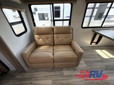 2025 Dutchmen RV Astoria - Photo 4