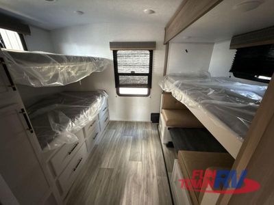 2025 Dutchmen RV Astoria - Photo 38