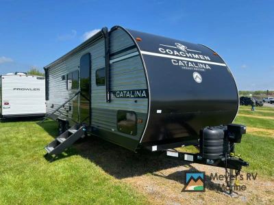 2026 Coachmen RV Catalina Legacy Edition 243RBS — front three-quarter view