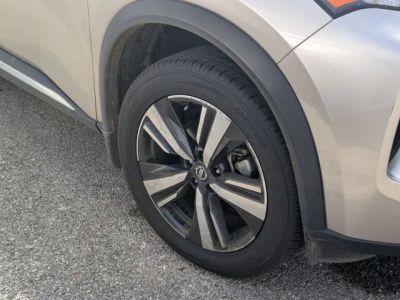 2021 Nissan Rogue — detail view