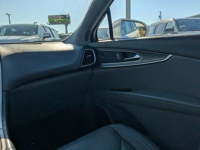 2019 Lincoln Nautilus — photo 14 view