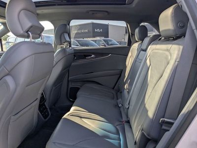 2019 Lincoln Nautilus — photo 11 view