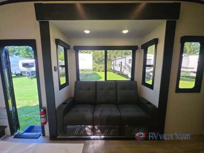2026 Forest River RV Rogue — photo 13 view