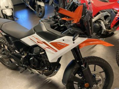 2026 KTM 390R — front three-quarter view