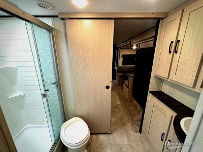 2022 Coachmen Apex Ultra-Lite — photo 9 view