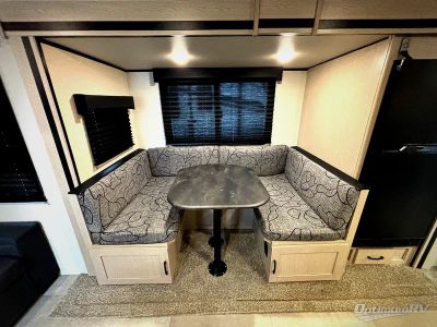 2022 Coachmen Apex Ultra-Lite — photo 16 view