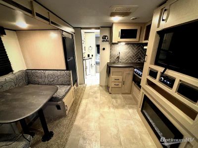2022 Coachmen Apex Ultra-Lite — detail view