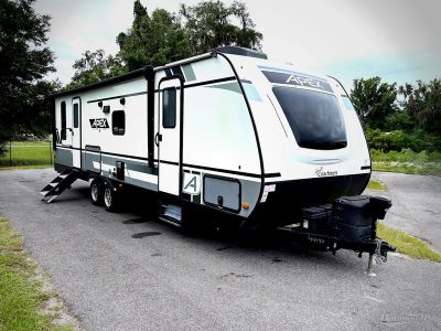2022 Coachmen Apex Ultra-Lite — front three-quarter view