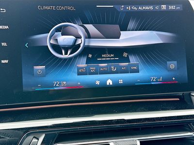 2026 BMW X1 — photo 12 view