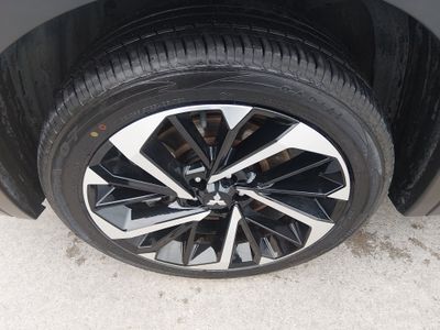 2024 Mitsubishi Outlander - Photo 10