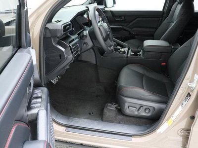 2025 Toyota 4Runner 4WD - Photo 14