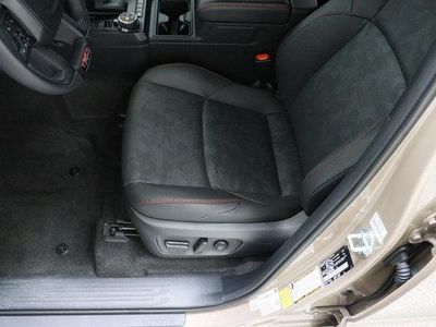 2025 Toyota 4Runner 4WD - Photo 15