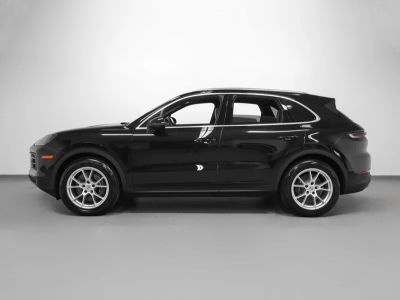 2025 Porsche Cayenne — side profile view