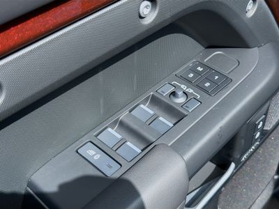 2026 Land Rover Defender 130 - Photo 24