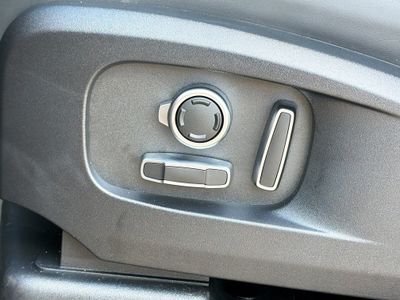 2026 Land Rover Defender 130 - Photo 26
