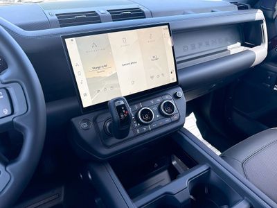 2026 Land Rover Defender 130 - Photo 29