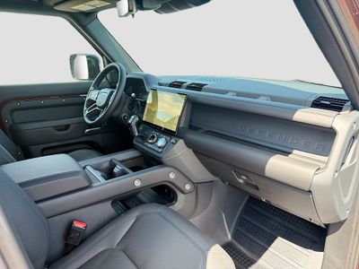 2026 Land Rover Defender 130 - Photo 14