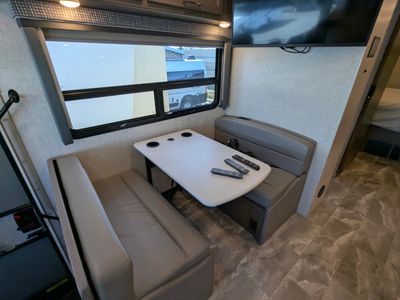 2023 Thor Motor Coach Windsport — photo 15 view