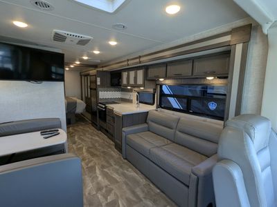 2023 Thor Motor Coach Windsport — photo 10 view