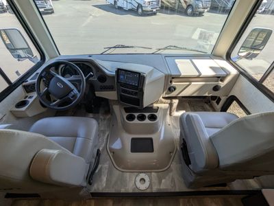 2023 Thor Motor Coach Windsport — photo 13 view