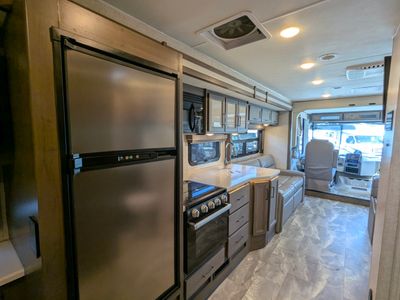 2023 Thor Motor Coach Windsport — photo 26 view