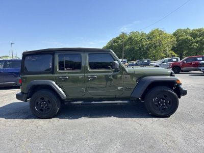 2024 Jeep Wrangler — photo 7 view