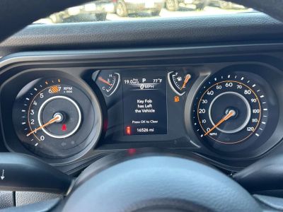 2024 Jeep Wrangler — photo 23 view