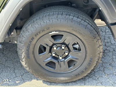 2024 Jeep Wrangler — photo 18 view