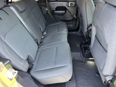 2024 Jeep Wrangler — photo 14 view