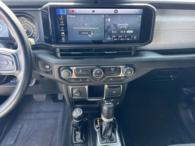 2024 Jeep Wrangler — photo 27 view