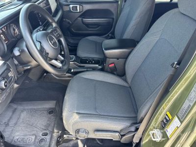 2024 Jeep Wrangler — photo 8 view