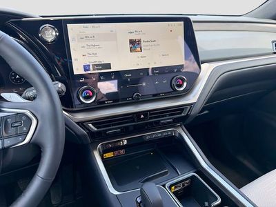 2026 Lexus TX — photo 30 view