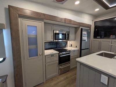 2026 Alliance RV Avenue — photo 23 view