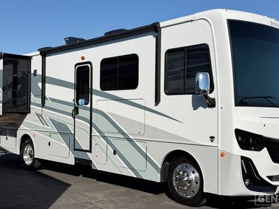 2026 Holiday Rambler Invicta — front three-quarter view